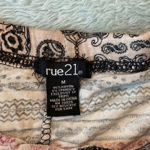 Asymmetrical women’s skirt